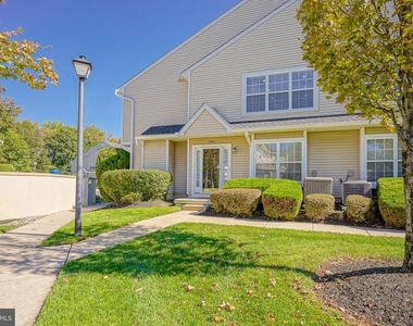 6404 Baltimore Drive - Photo Thumbnail 3