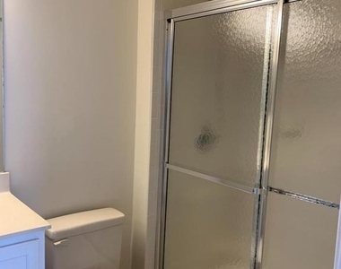 207 Devon Lane - Photo Thumbnail 8