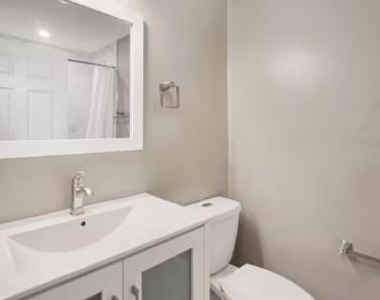 6602 Lake Park Drive - Photo Thumbnail 14