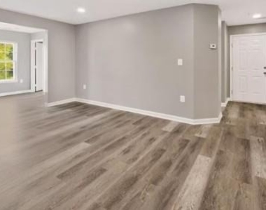 6602 Lake Park Drive - Photo Thumbnail 9