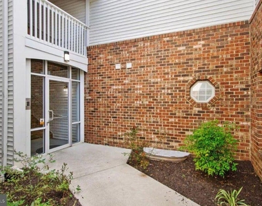 6602 Lake Park Drive - Photo Thumbnail 2