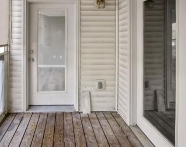6602 Lake Park Drive - Photo Thumbnail 18