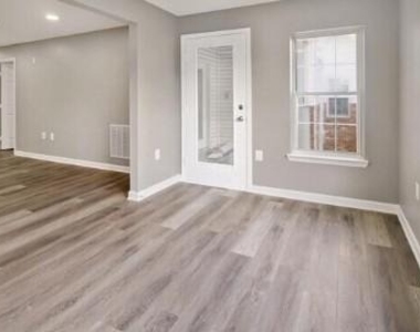 6602 Lake Park Drive - Photo Thumbnail 16