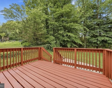 4915 Sharon Road - Photo Thumbnail 1