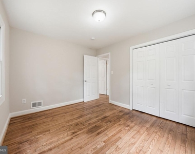 4915 Sharon Road - Photo Thumbnail 13