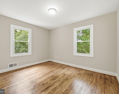 4915 Sharon Road - Photo Thumbnail 12