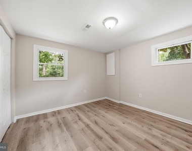 4915 Sharon Road - Photo Thumbnail 9