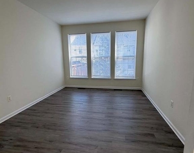 1707 Peach Blossom Court - Photo Thumbnail 12