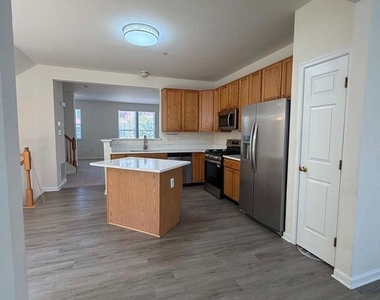1707 Peach Blossom Court - Photo Thumbnail 10