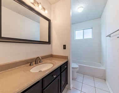 6003 Avery Island Ave - Photo Thumbnail 27