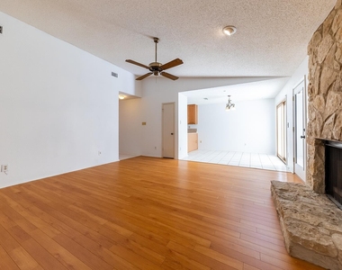 6003 Avery Island Ave - Photo Thumbnail 14