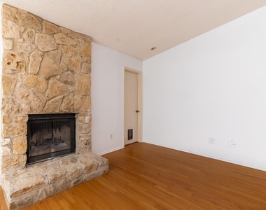 6003 Avery Island Ave - Photo Thumbnail 12