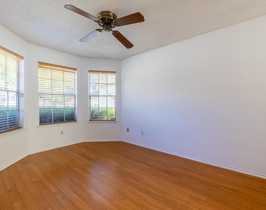 6003 Avery Island Ave - Photo Thumbnail 9