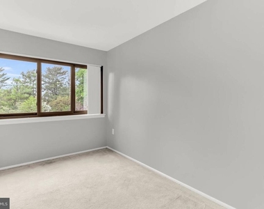 405 Christopher Avenue - Photo Thumbnail 19