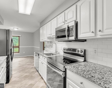 405 Christopher Avenue - Photo Thumbnail 9