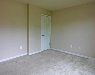 11518 Amherst Avenue - Photo Thumbnail 21