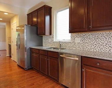 11518 Amherst Avenue - Photo Thumbnail 7