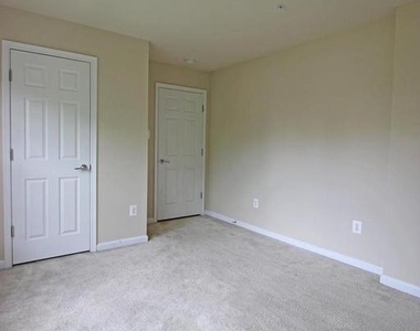 11518 Amherst Avenue - Photo Thumbnail 22