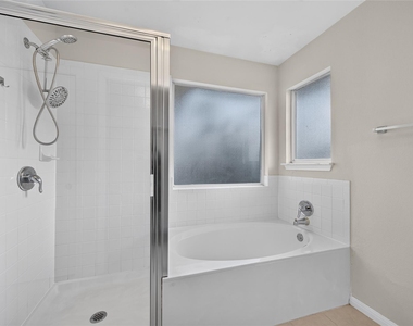 2207 Brittway Ln - Photo Thumbnail 22