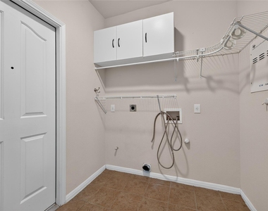 2207 Brittway Ln - Photo Thumbnail 20