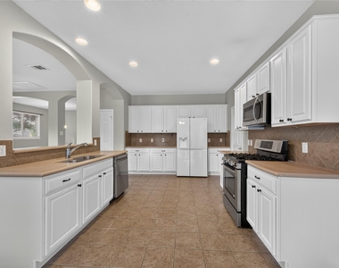 2207 Brittway Ln - Photo Thumbnail 14