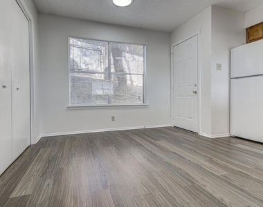 8104 Dunn St - Photo Thumbnail 8