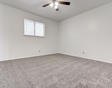 8104 Dunn St - Photo Thumbnail 14