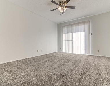 8104 Dunn St - Photo Thumbnail 12