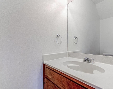 8104 Dunn St - Photo Thumbnail 16