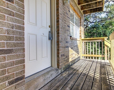 8104 Dunn St - Photo Thumbnail 2