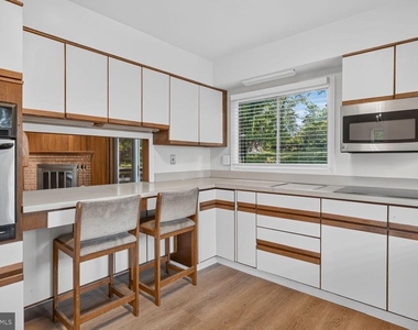 6601 Millwood Road - Photo Thumbnail 10