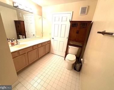 11808 Eton Manor Drive - Photo Thumbnail 13