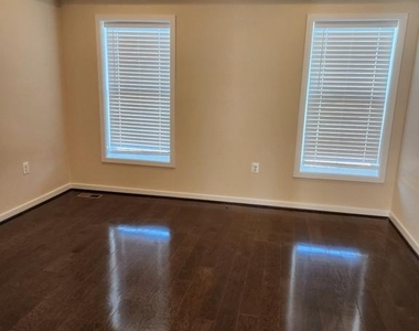 2401 Glenallan Avenue - Photo Thumbnail 18