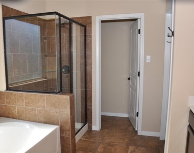 5603 Drury Ln - Photo Thumbnail 17