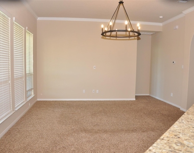 5603 Drury Ln - Photo Thumbnail 11