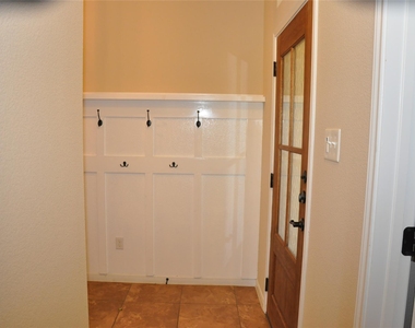 5603 Drury Ln - Photo Thumbnail 8