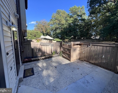 9927 Forest View Place - Photo Thumbnail 3