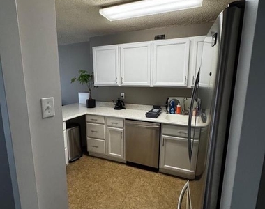 5225 Pooks Hill Road - Photo Thumbnail 14