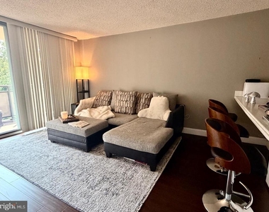5225 Pooks Hill Road - Photo Thumbnail 7