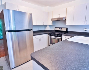 10811 Deborah Drive - Photo Thumbnail 8