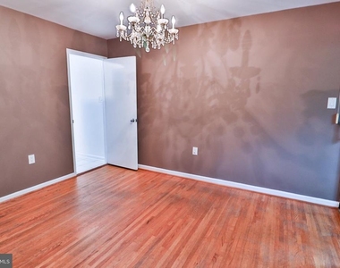 10811 Deborah Drive - Photo Thumbnail 12