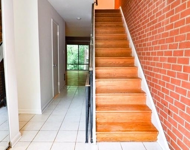 10811 Deborah Drive - Photo Thumbnail 2