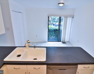 10811 Deborah Drive - Photo Thumbnail 7