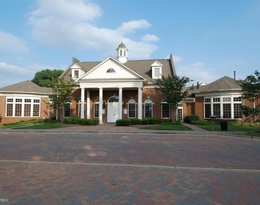 413 Oak Knoll Drive - Photo Thumbnail 16