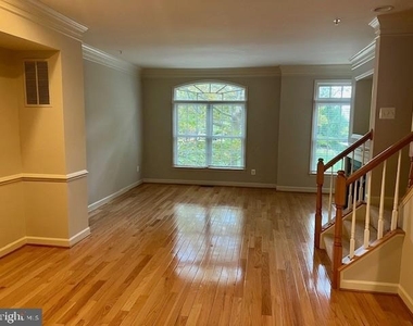 413 Oak Knoll Drive - Photo Thumbnail 1