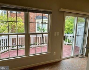 413 Oak Knoll Drive - Photo Thumbnail 7