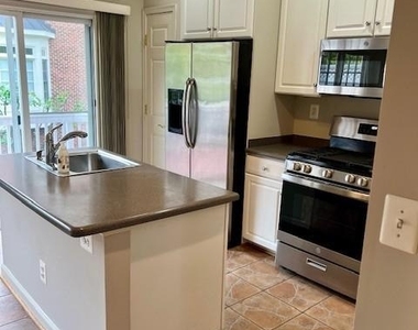 413 Oak Knoll Drive - Photo Thumbnail 6