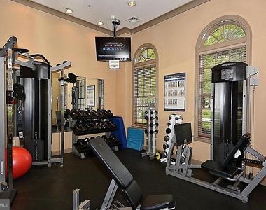 413 Oak Knoll Drive - Photo Thumbnail 17