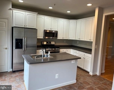 413 Oak Knoll Drive - Photo Thumbnail 5