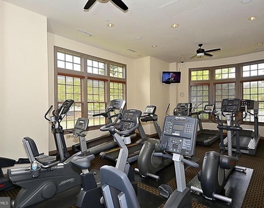 413 Oak Knoll Drive - Photo Thumbnail 18
